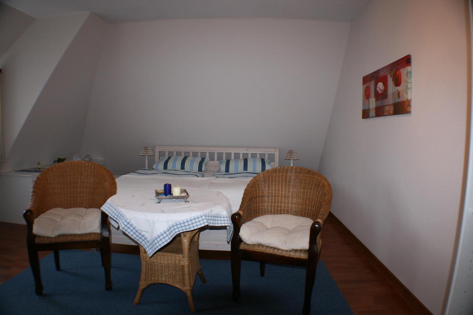 Ferienwohnungen Im Hotel Garni Zur Post Utersum Room photo