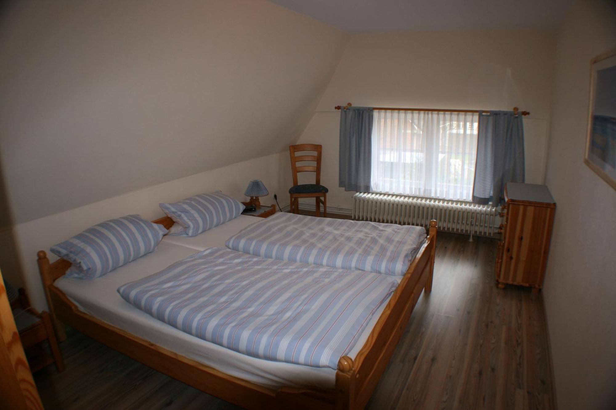 Ferienwohnungen Im Hotel Garni Zur Post Utersum Room photo